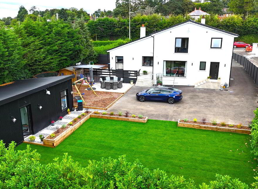 25 Belfast Road, Antrim, BT41 1NY