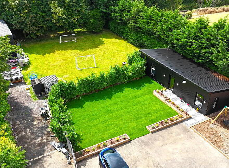 25 Belfast Road, Antrim, BT41 1NY