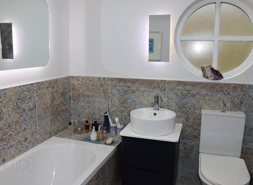 Puffin Cottage, Church Bay, Rathlin Island, Ballycastle, BT54 6SA