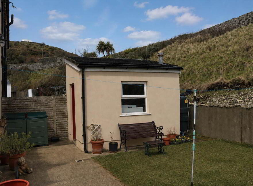 Puffin Cottage, Church Bay, Rathlin Island, Ballycastle, BT54 6SA