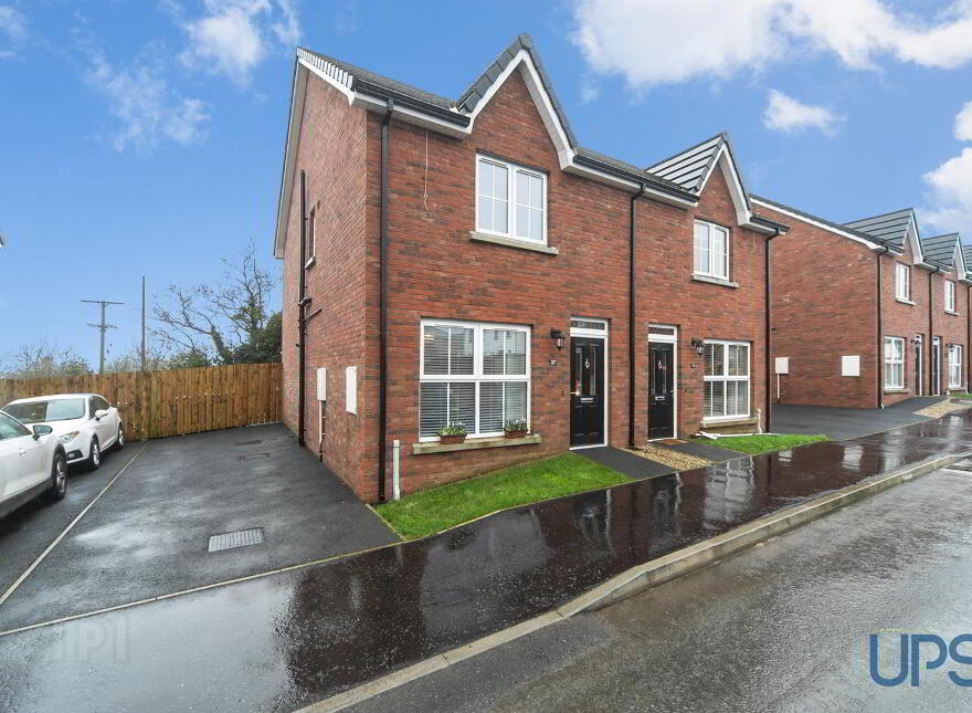 37 Sir Richard Wallace Gardens, Lisburn, BT28 3FL