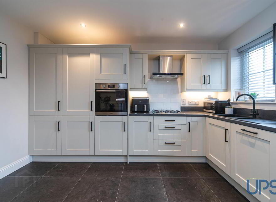 37 Sir Richard Wallace Gardens, Lisburn, BT28 3FL
