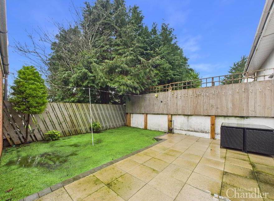 68 Ivanhoe Avenue, Carryduff, Belfast, BT8 8BW