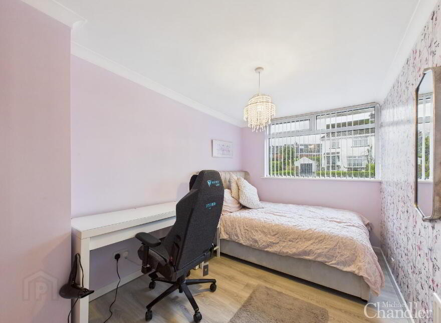 68 Ivanhoe Avenue, Carryduff, Belfast, BT8 8BW