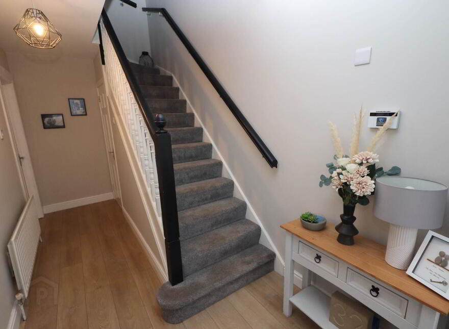 32 Mount Eagles Square, Dunmurry, Belfast, BT17 0GZ