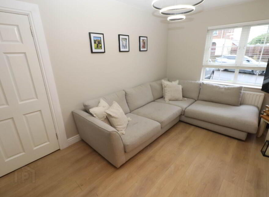 32 Mount Eagles Square, Dunmurry, Belfast, BT17 0GZ