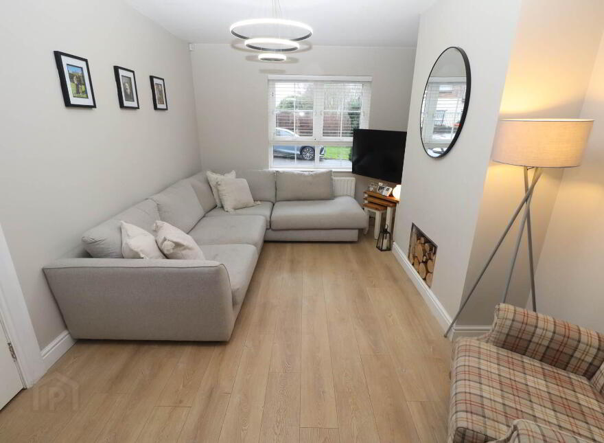 32 Mount Eagles Square, Dunmurry, Belfast, BT17 0GZ