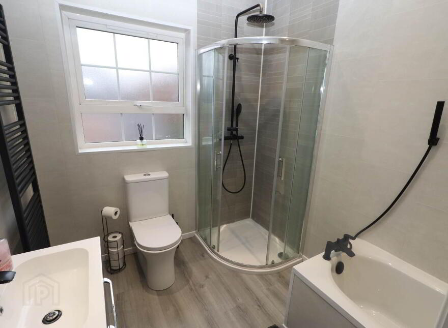 32 Mount Eagles Square, Dunmurry, Belfast, BT17 0GZ