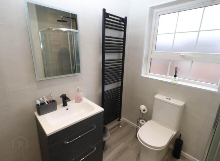 32 Mount Eagles Square, Dunmurry, Belfast, BT17 0GZ