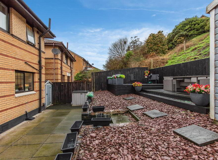 33 Old Mill Park, Dundonald, Belfast, BT16 1WF