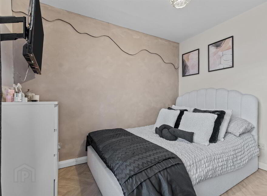 33 Old Mill Park, Dundonald, Belfast, BT16 1WF