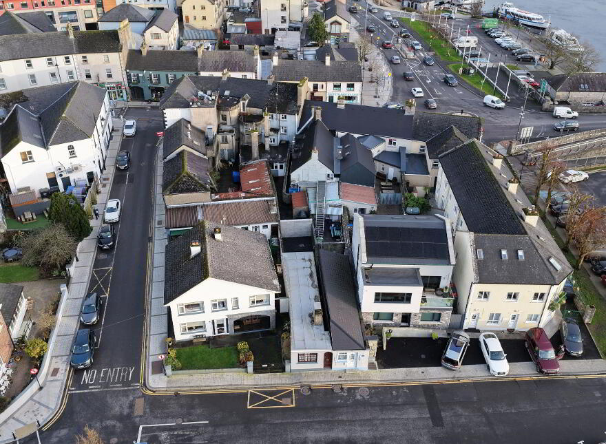 Bridge Street, Carrick-On-Shannon, N41PC93