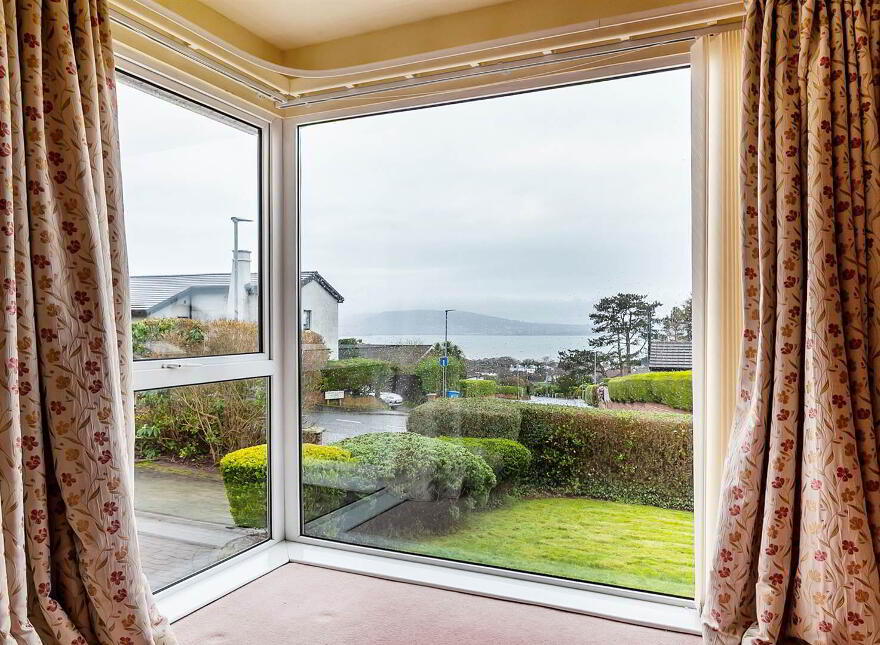 10 Carlston Avenue, Holywood, BT18 0NF