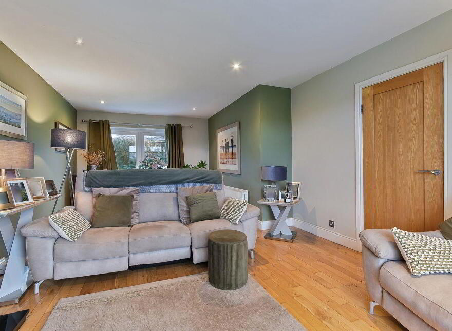 25 Ballymacormick Avenue, Bangor, BT19 6AY