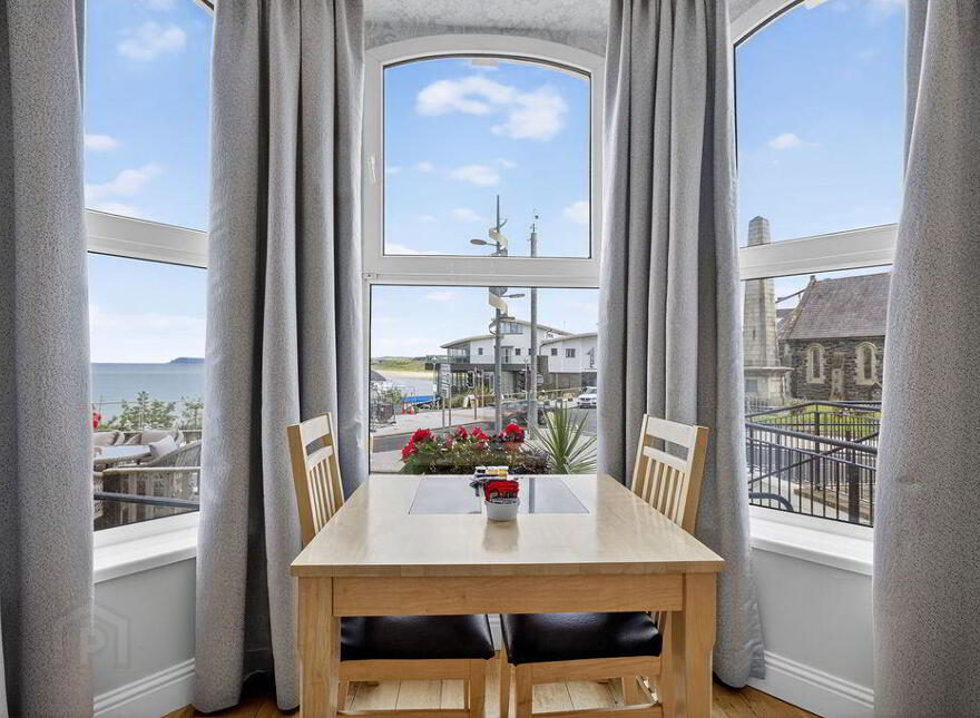 2 Eglinton Street, Portrush, BT56 8DX