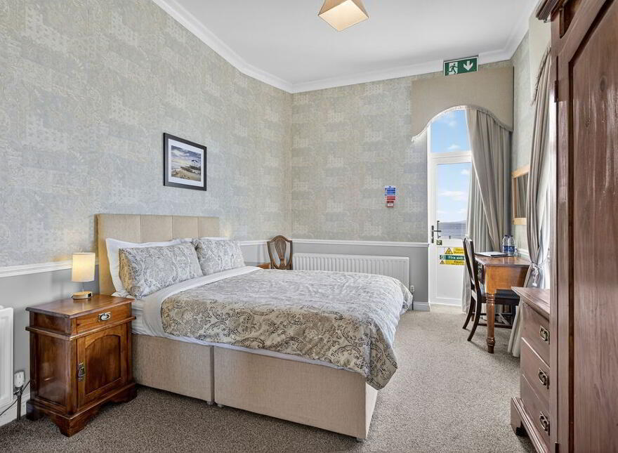Albany Lodge, 2 Eglinton Street, Portrush, BT56 8DX