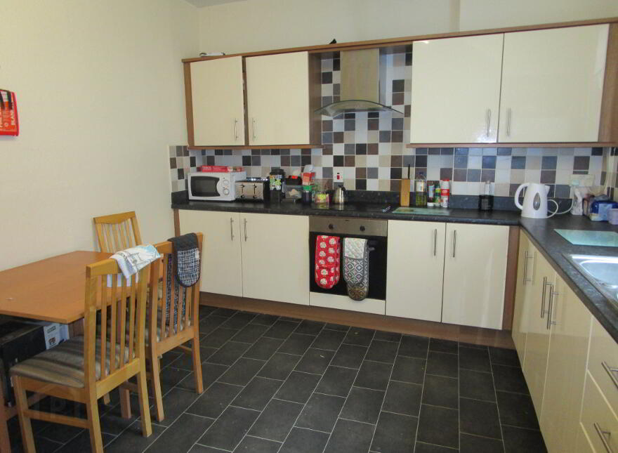 WOODSTOCK ROAD - Double Bedroom To Let, Shared House, Belfast, BT6 8PW