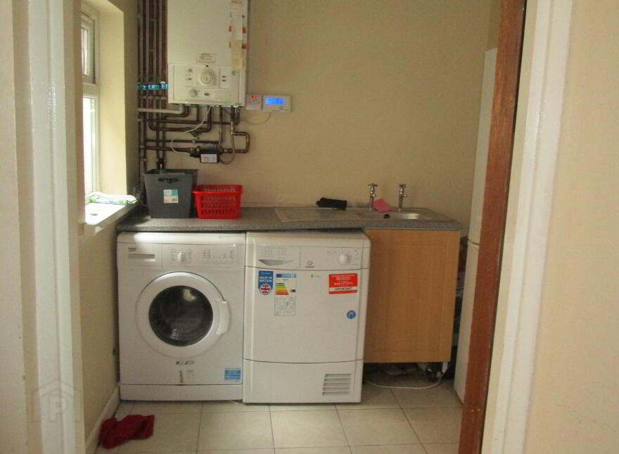 WOODSTOCK ROAD - Double Bedroom To Let, Shared House, Belfast, BT6 8PW