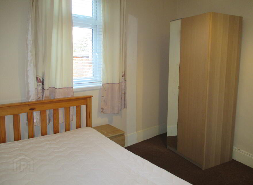 WOODSTOCK ROAD - Double Bedroom To Let, Shared House, Belfast, BT6 8PW