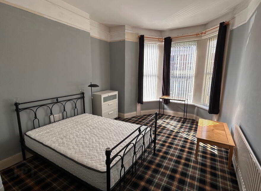 Room 4 22 Cliftonville Avenue, Belfast, BT14 6BX
