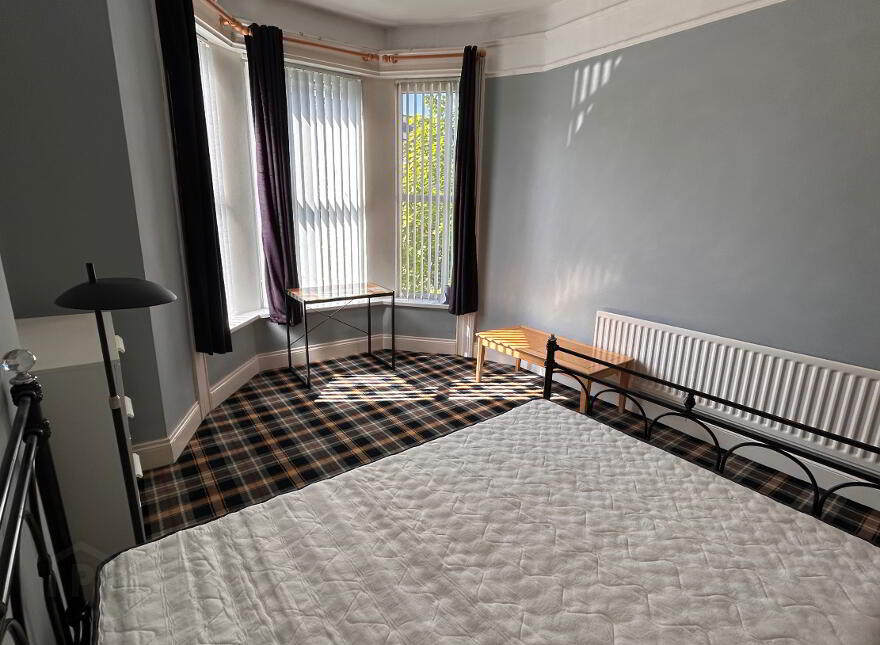 Room 4 22 Cliftonville Avenue, Belfast, BT14 6BX