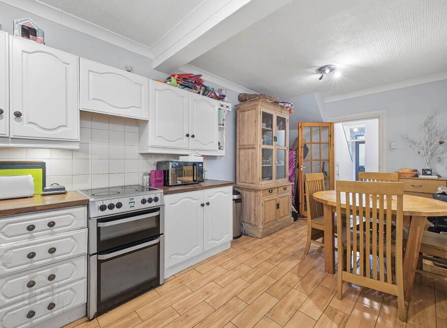 302 Woodstock Road, Belfast, BT6 9DN