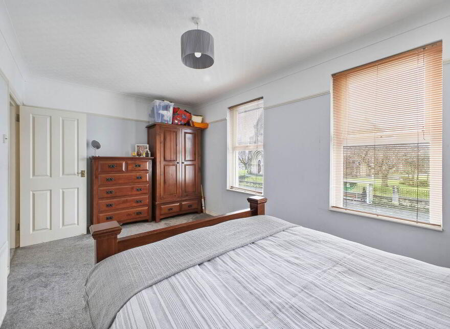 302 Woodstock Road, Belfast, BT6 9DN