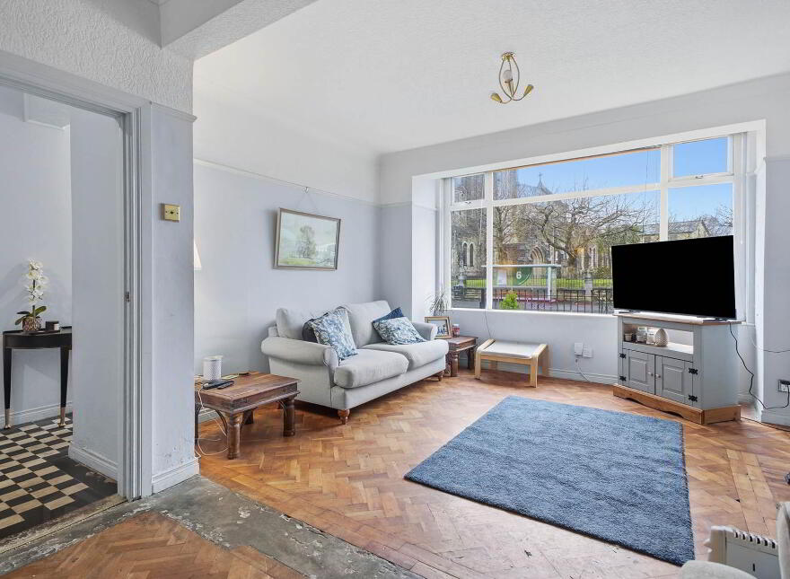 302 Woodstock Road, Belfast, BT6 9DN