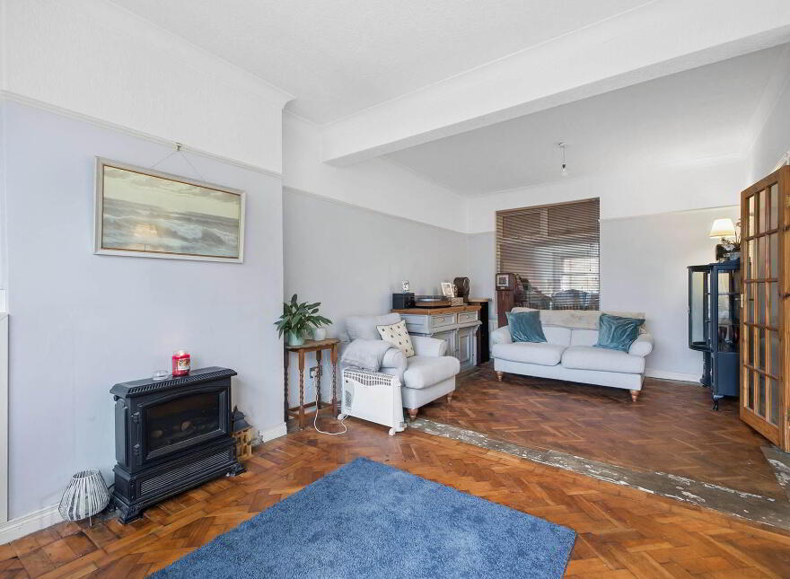 302 Woodstock Road, Belfast, BT6 9DN