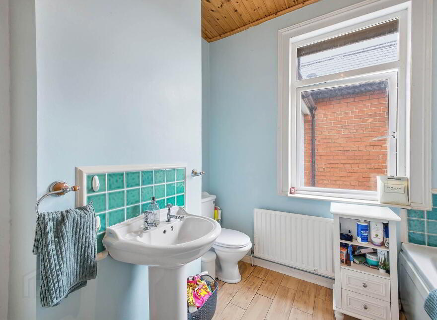 302 Woodstock Road, Belfast, BT6 9DN