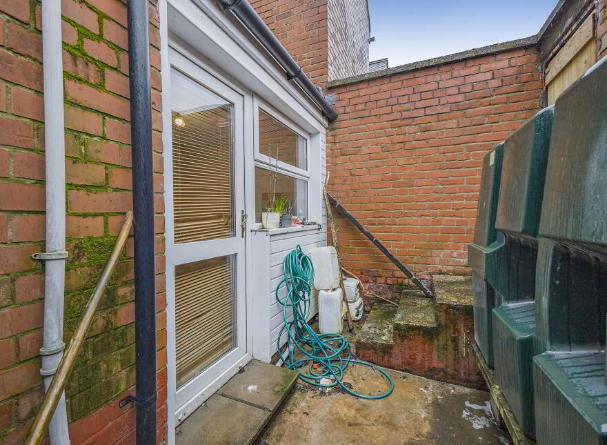 302 Woodstock Road, Belfast, BT6 9DN