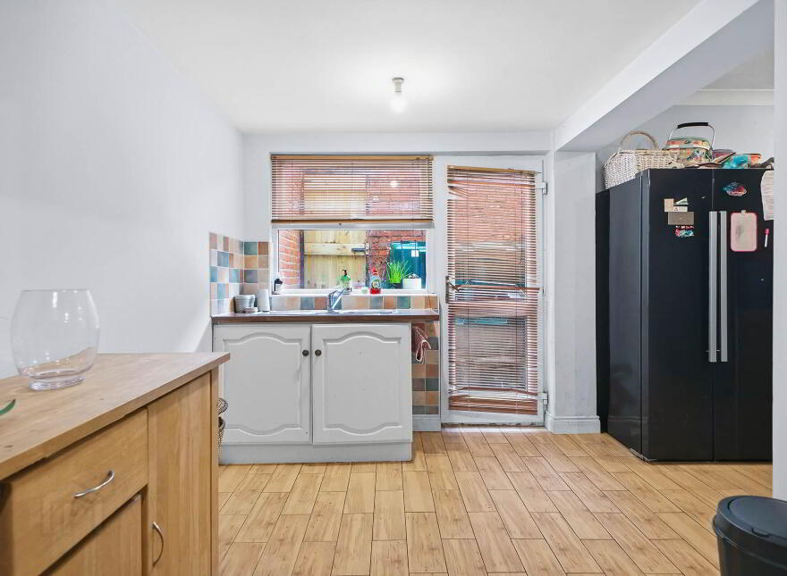 302 Woodstock Road, Belfast, BT6 9DN