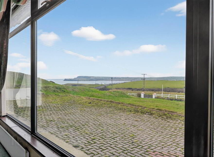 79 Dunluce Road, Portballintrae, Bushmills, BT57 8SJ