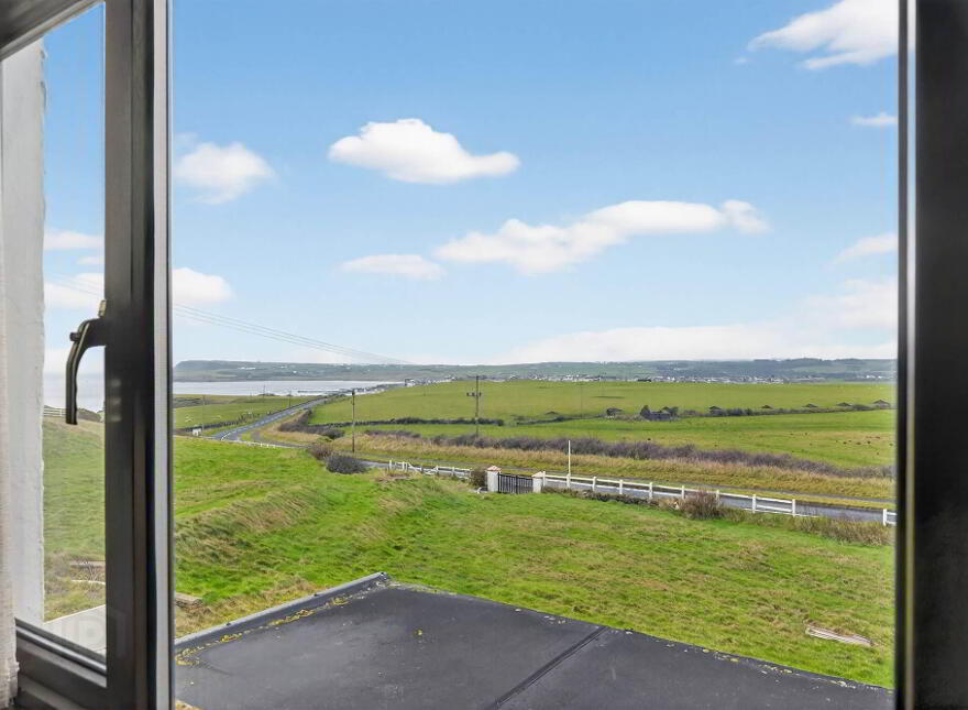 79 Dunluce Road, Portballintrae, Bushmills, BT57 8SJ