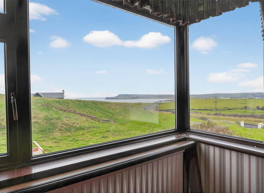 79 Dunluce Road, Portballintrae, Bushmills, BT57 8SJ