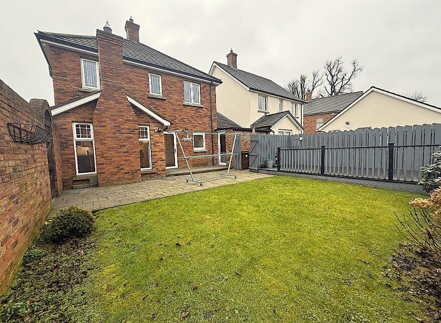 1 Cottars Chase, Lisburn, BT28 2SB