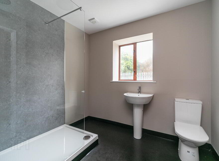 Apt 3 Moat House, 971-973 Upper Newtownards Road, Dundonald, Belfast, BT16 1RL