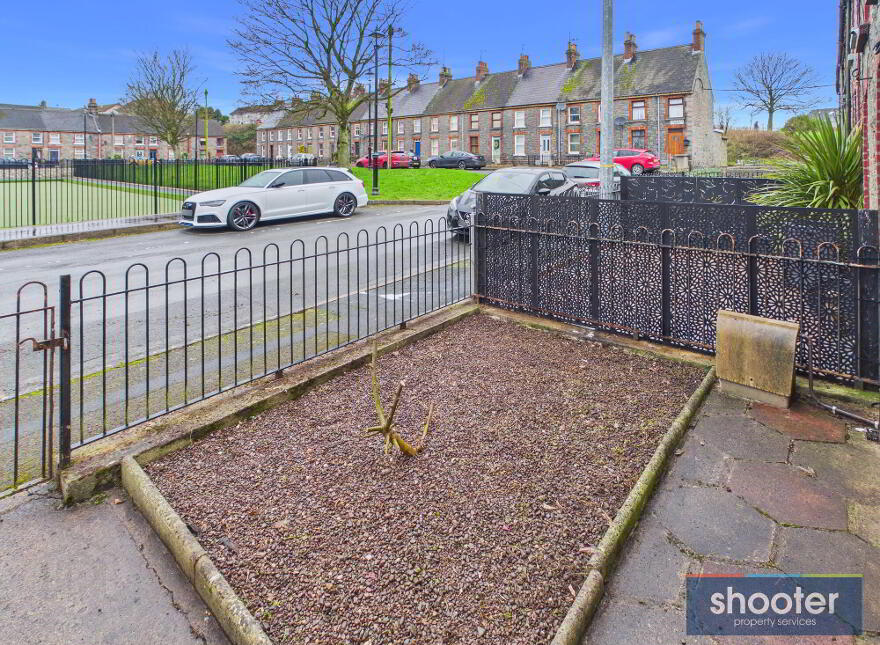 17 College Square Bessbrook, Newry, BT35 7DH
