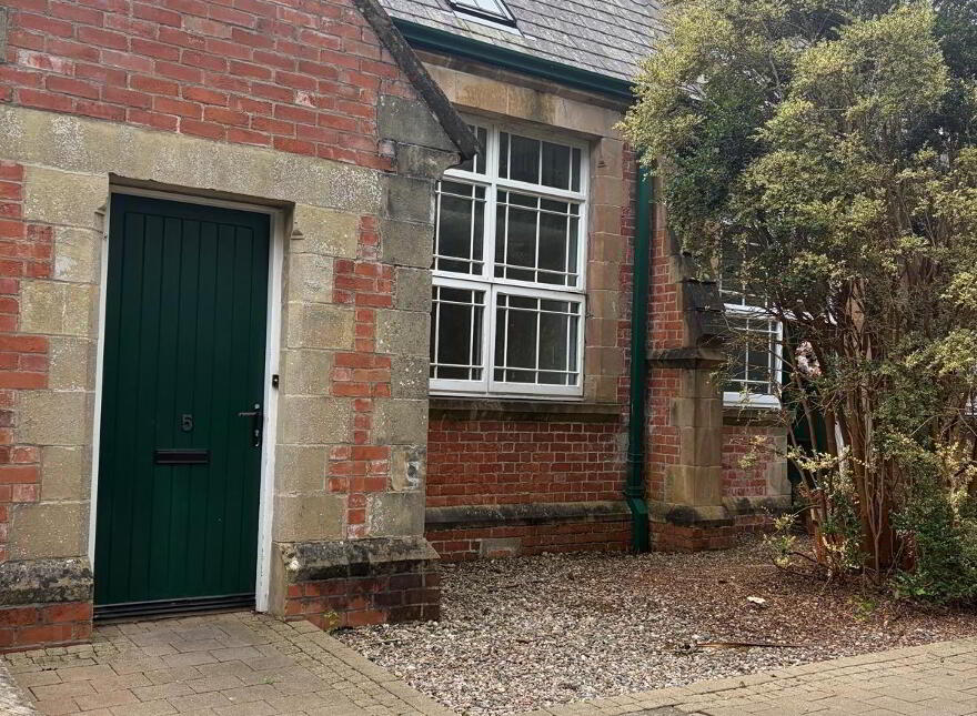 5 Irish Society Court, Coleraine, BT52 1GX