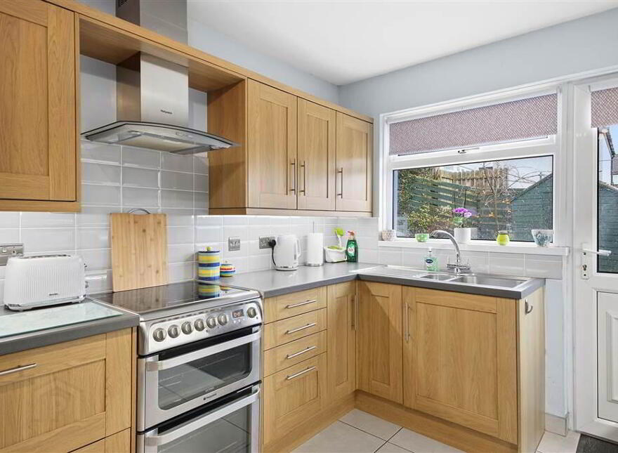 20 Cairnmore Crescent, Lisburn, BT28 2QE