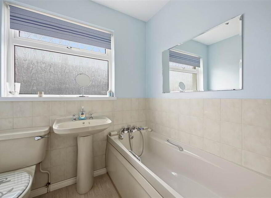 20 Cairnmore Crescent, Lisburn, BT28 2QE