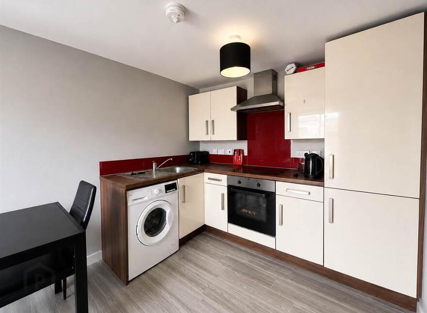 Flat 3, 78 Fitzroy Avenue, Belfast, BT7 1HX