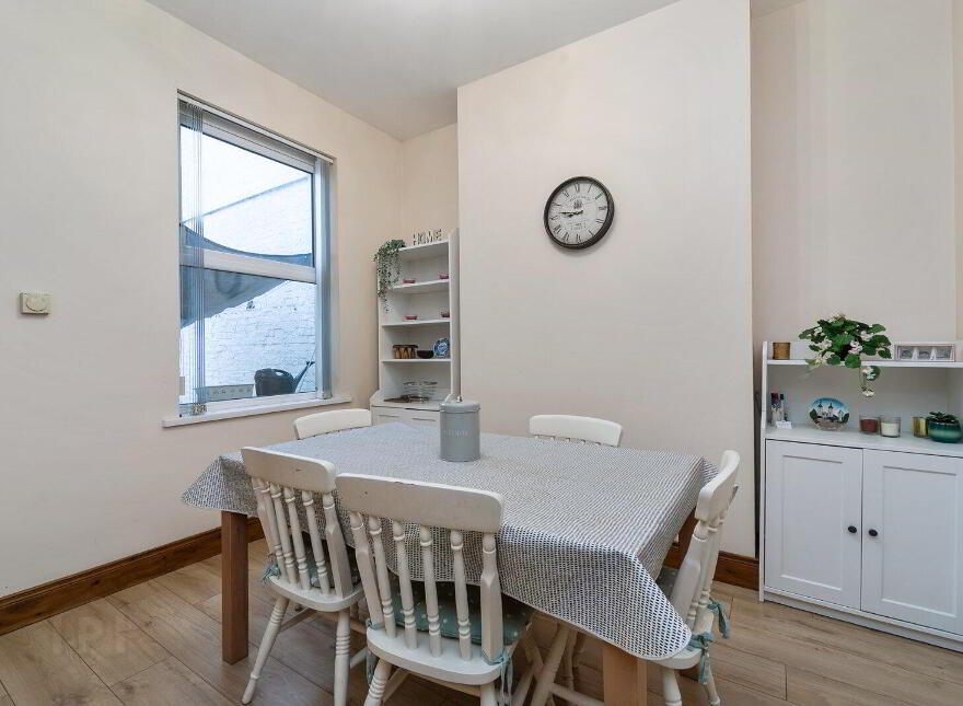 71 Dunluce Avenue, Belfast, BT9 7AW