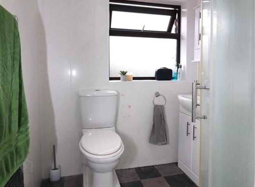 42 Mandeville Avenue, Hillhall Road, Lisburn, BT27 5AL