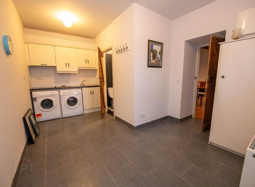 Blacks Glen, Ramelton, F92K3H6