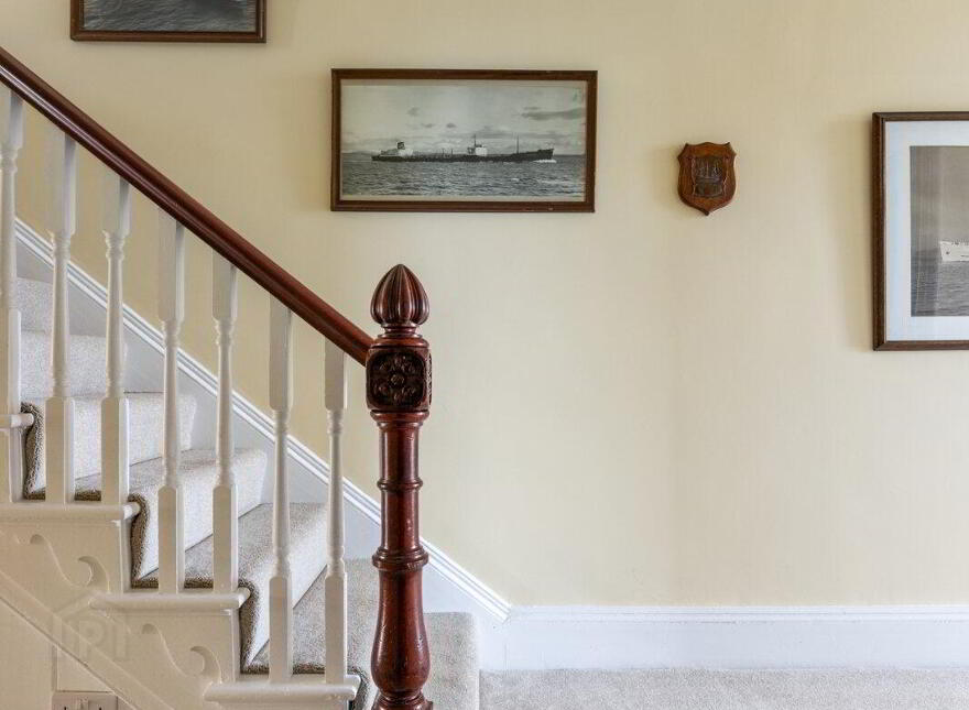 14 Ballyholme Esplanade, Bangor, BT20 5LZ