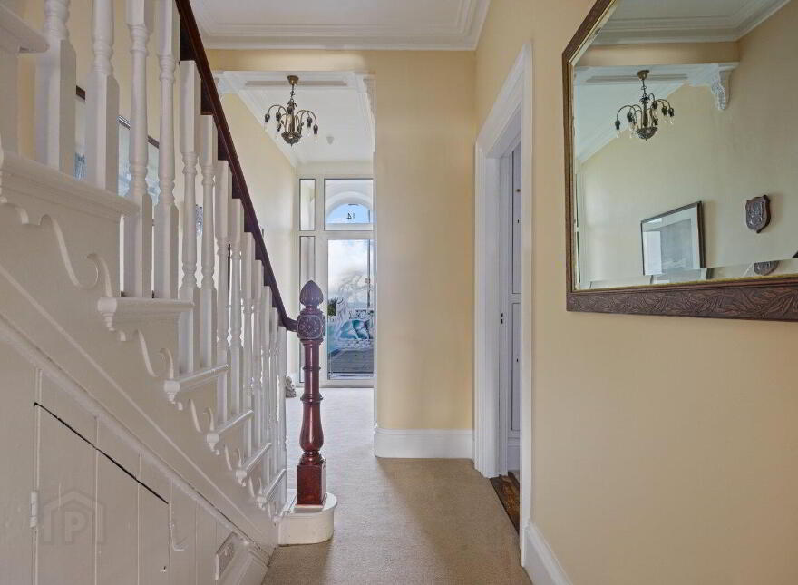 14 Ballyholme Esplanade, Bangor, BT20 5LZ