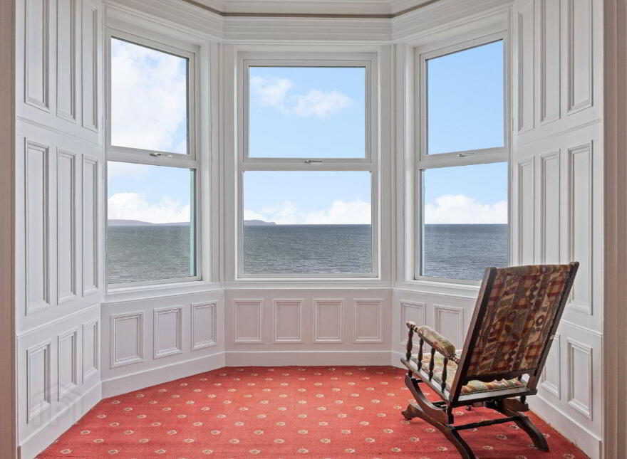 14 Ballyholme Esplanade, Bangor, BT20 5LZ