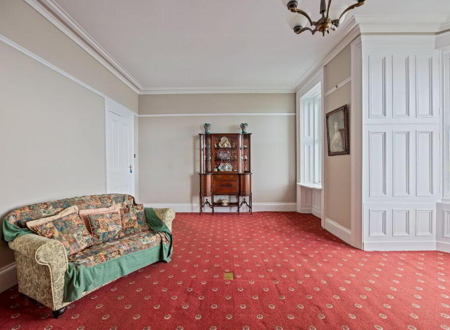 14 Ballyholme Esplanade, Bangor, BT20 5LZ