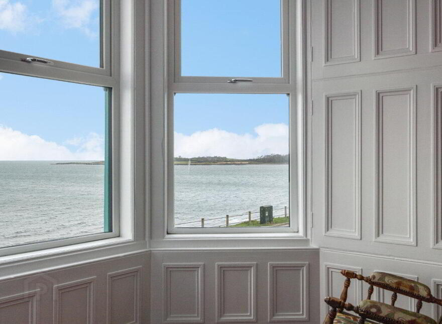 14 Ballyholme Esplanade, Bangor, BT20 5LZ